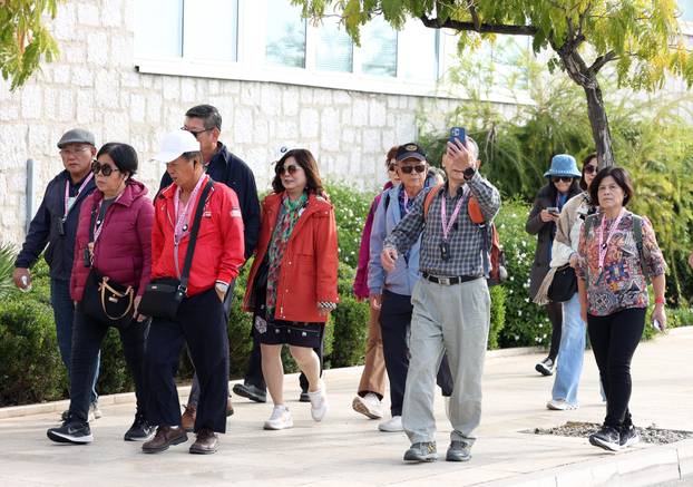 Šibenik prepun grupa turista