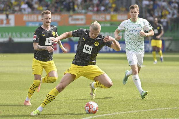 Soccer 1. Bundesliga/ Greuther Furth - Borussia Dortmund 1-3.