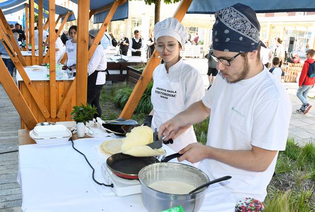 Sisak: Učenici se natjecali u pripremi palačinki i izradi koktela na 5. Palačinka kupu