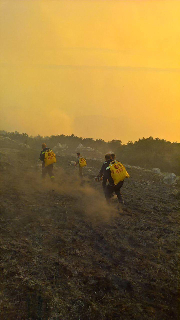 Gusti dim otežava gašenje kod Nacionalnog parka Sj. Velebit