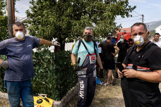 Mostar: Po&zcaron;ar na deponiji Uborak ponovo aktivan