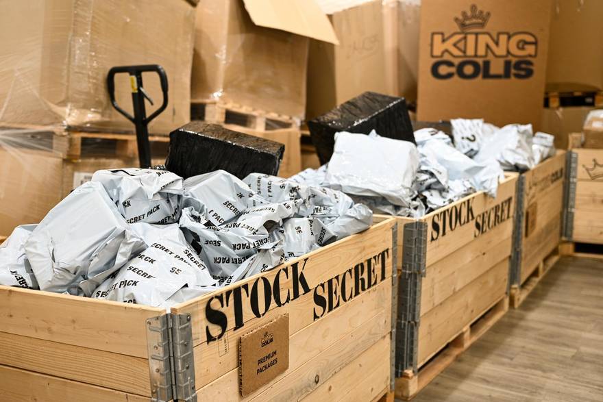 Prvi smo kopali po izgubljenim paketima u pop-up storeu: Evo što smo ugrabili za 100 eura