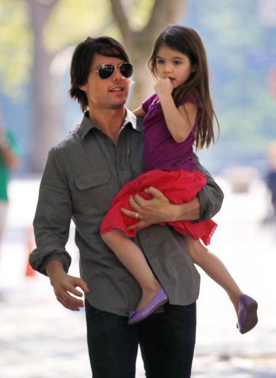 Odbačena holivudska kći: Suri Cruise tata Tom nije vidio cijelo desetljeće, danas ima 17 godina