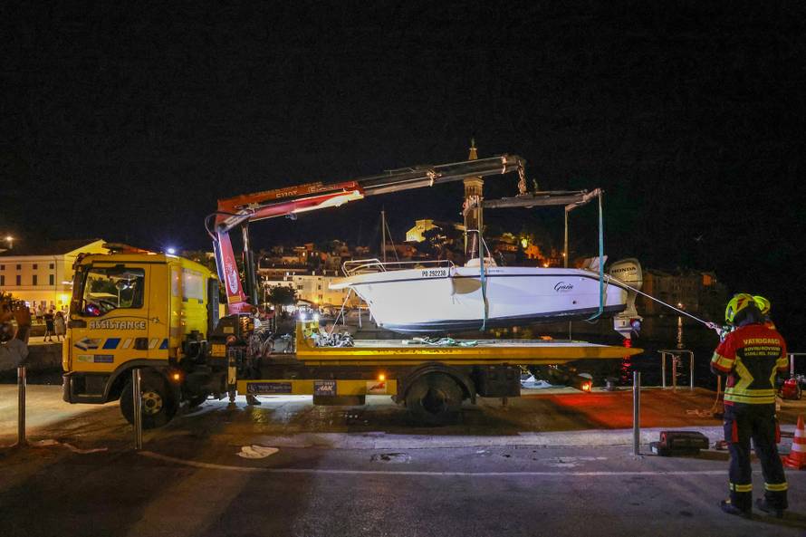 Rovinj: Gliser se zabio u rivu