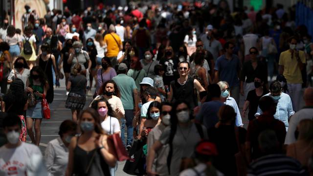 Protective masks no longer required outdoors in Spain