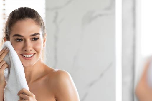 Zimski make-up problem: Izvolite 5 trikova da puder na licu izgleda svje&zcaron;e, a ne suho!