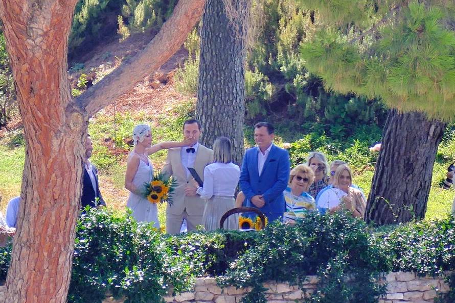 Mrak je brak na brzaka: Zaruke i vjenčanja u rekordnom roku