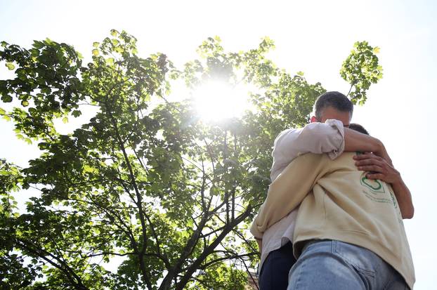 Zagreb: Performans Studija jednog zagrljaja 