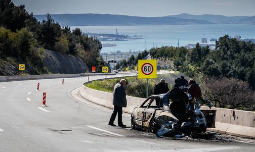 Automobil planuo u vožnji kod Splita! Zatvorili su cestu...