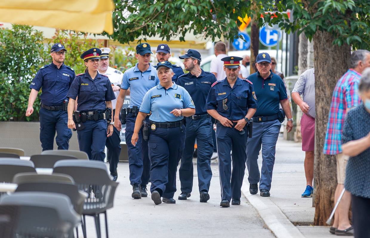 Policajci iz sedam zemalja brinu se o sigurnosti turista u Istri