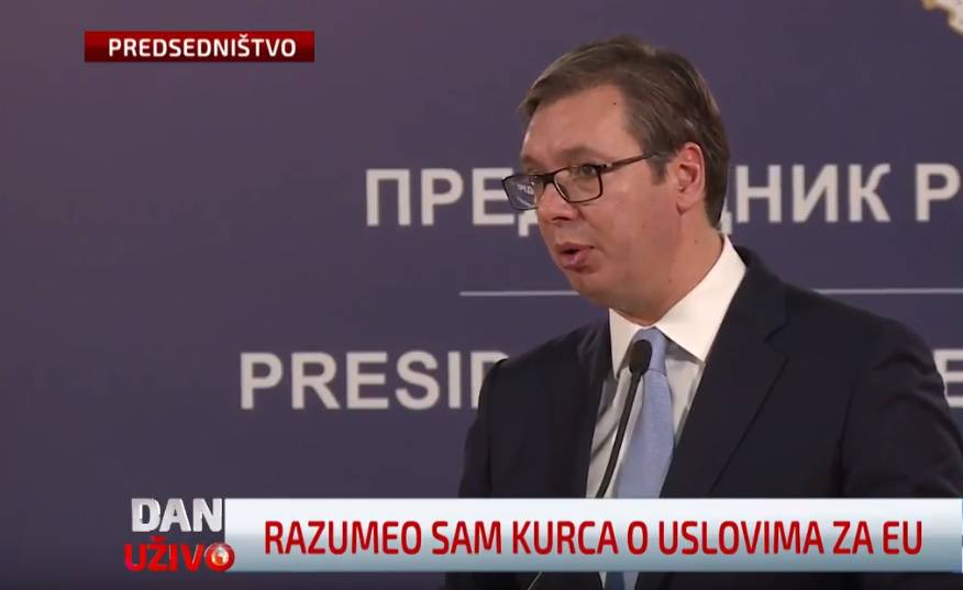 'Razumeo sam Kurca': Potpis pod Vučića postao viralni hit