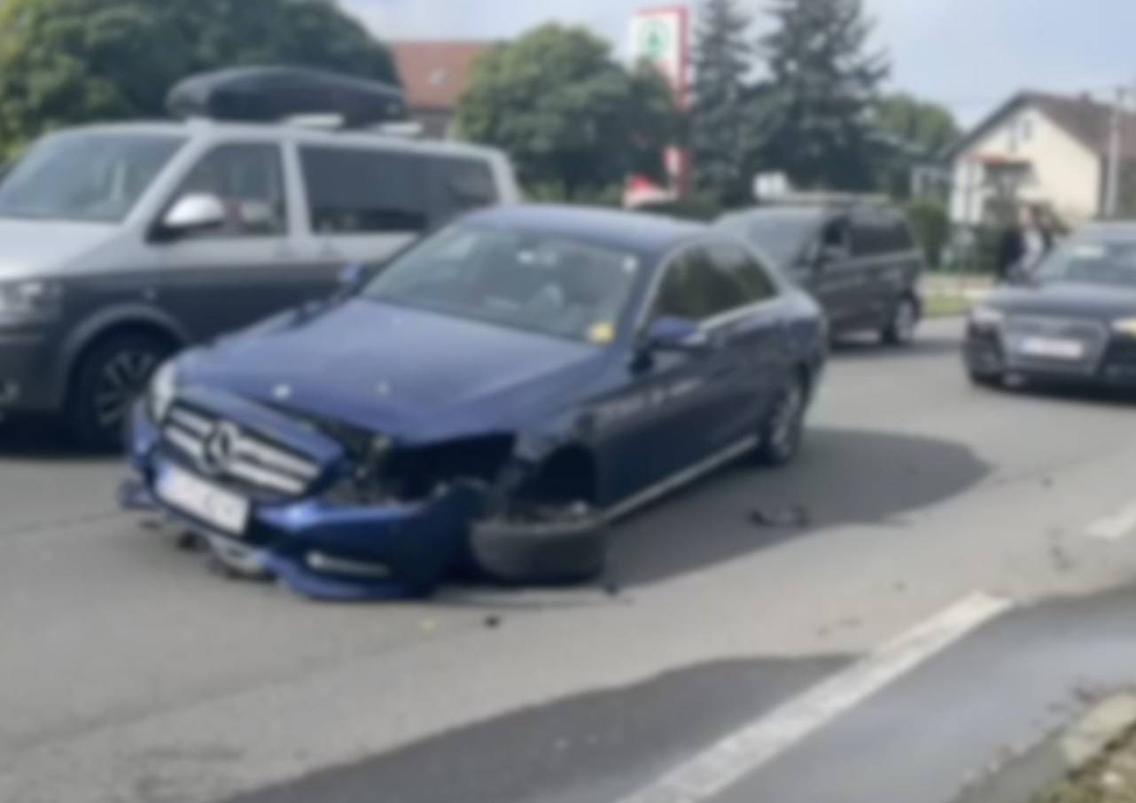 Sudar u Velikoj Gorici: 'Čekao sam kod ljekarne i čuo da je grunulo. Nije prva nesreća tu'