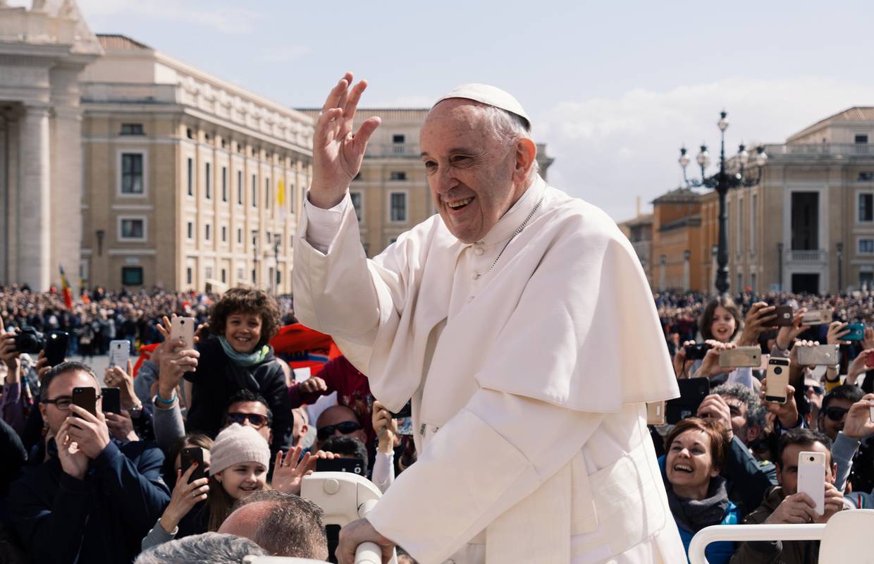 Papa pozvao na solidarnost s oboljelima od AIDS-a:  'Treba zajamčiti jednaku skrb za sve'