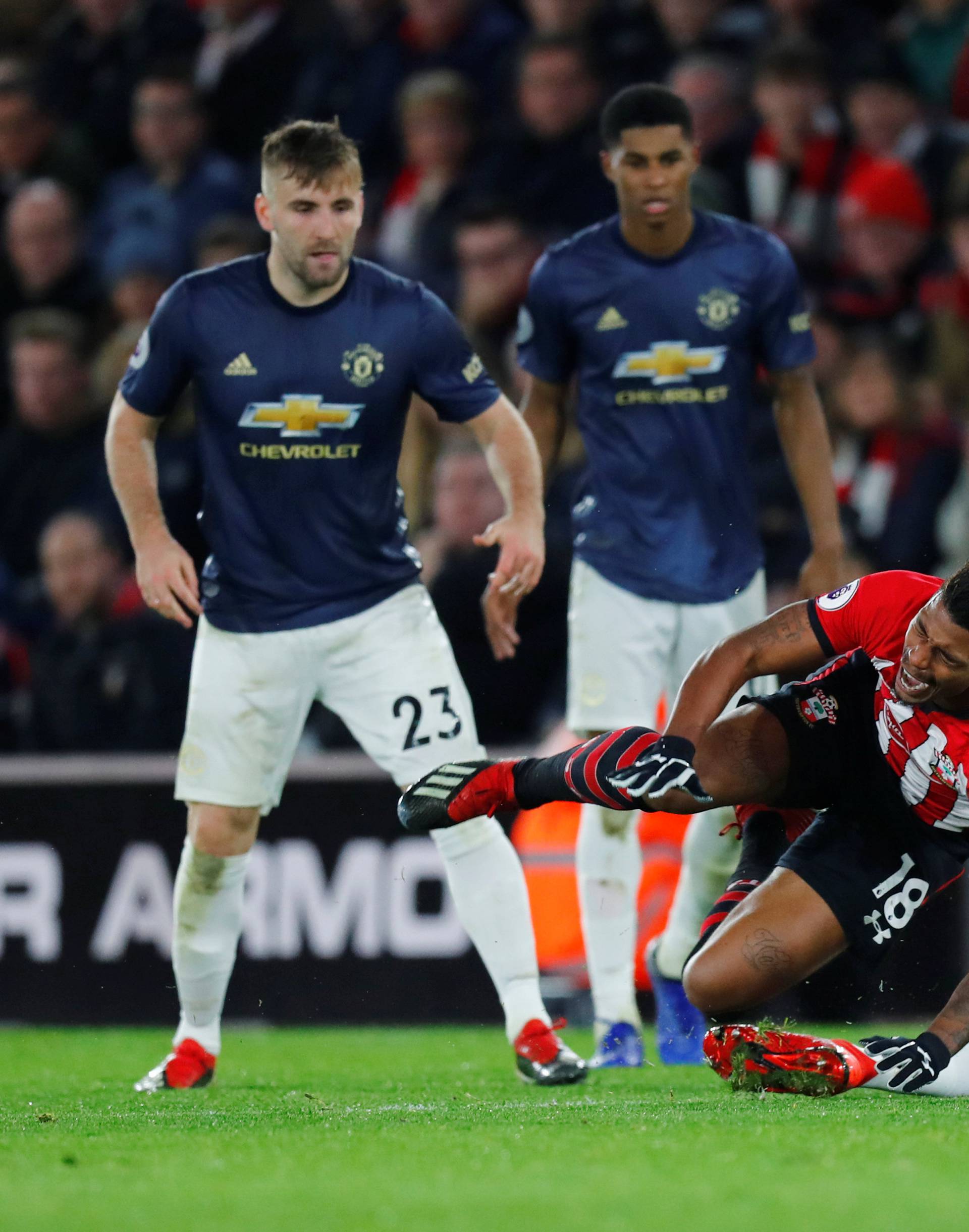 Premier League - Southampton v Manchester United