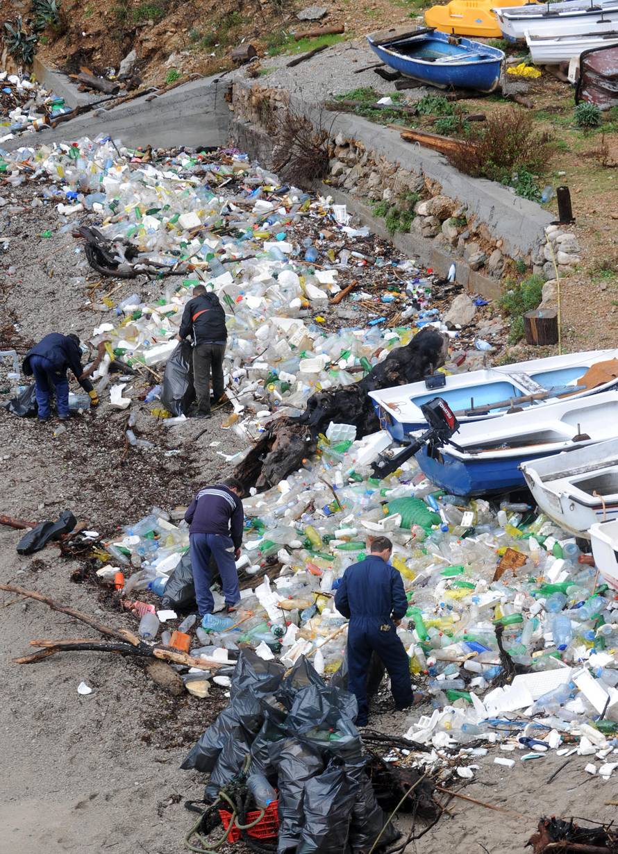 Naše plaže prije i poslije jakog juga: Guše se u smeću i plastici