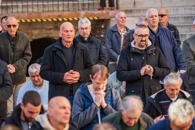 Split: Molitelji se okupili na Peristilu