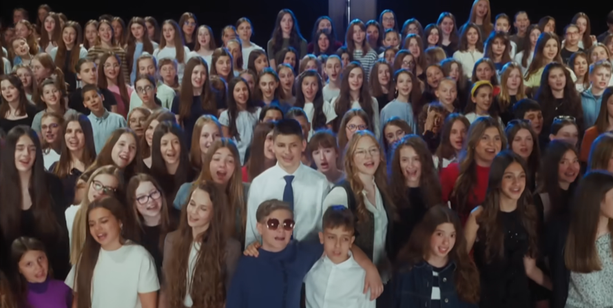 Poslušajte kako zvuči pjesma Moja domovina u izvedbi djece iz The Voice Kidsa i zborova...