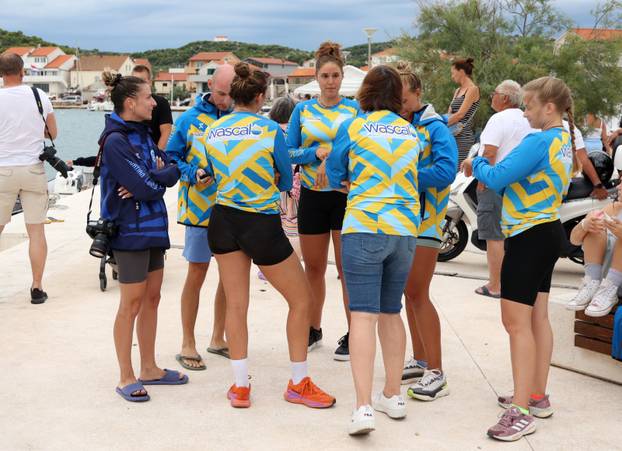 FOTO Ženska regata u Betini oduševila mještane i turiste