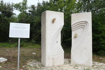 Skulpture u Balama posvećene mnogim poznatim genijalcima