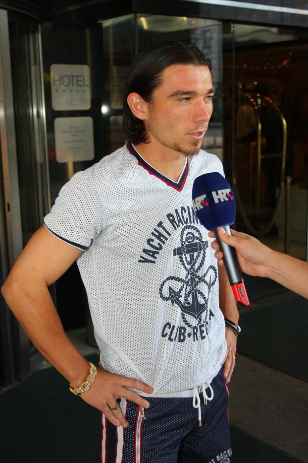 ARHIVA - 2009. Zagreb: Okupljanje hrvatske nogometne reprezentacije u hotelu Sheraton