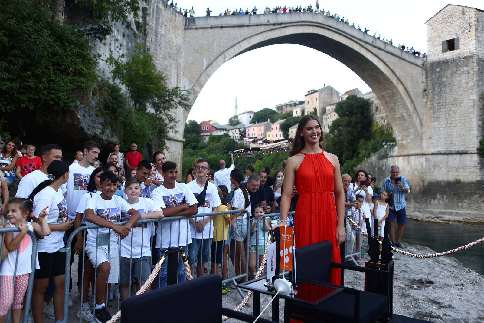 Mostar: Svečani doček Lane Pudar, 16-godišnjakinje koja je osvojila europsko zlato u plivanju