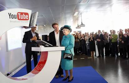 Britanska kraljica stavila filmić o sebi na YouTube