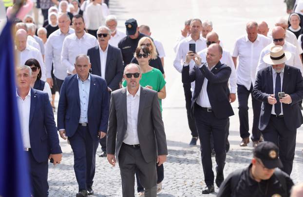 Sinj: Procesija i misa povodom blagdana Velike Gospe