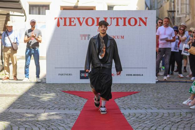 Zagreb: Modna revija povodom 400 godina nastanka kravate