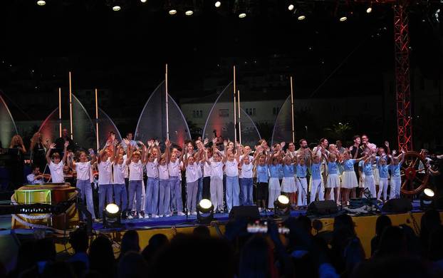 Vela Luka: Održan koncert "Trag u beskraju" posvećen Oliveru Dragojeviću