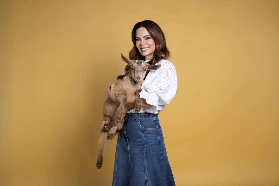 Nikolina Pišek fotografirala se s kozom: 'One su kao mala djeca'