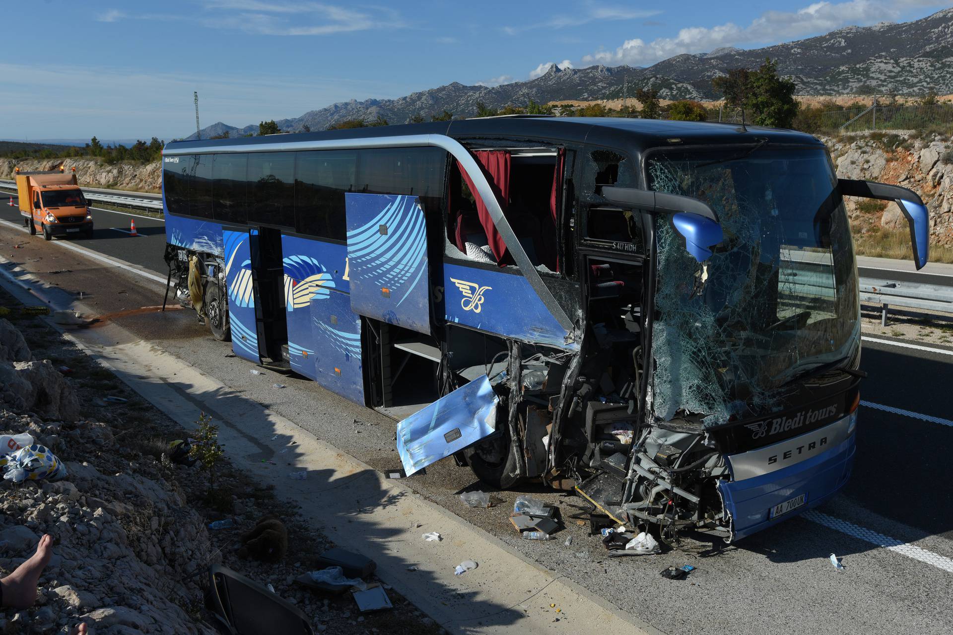 Kod odmorišta Jasenice na autocesti A1 autobus izletio s ceste