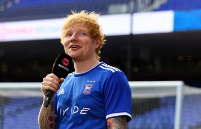 Ed Sheeran uživao na utakmici najdražeg nogometnog kluba, a onda je požurio za Beograd