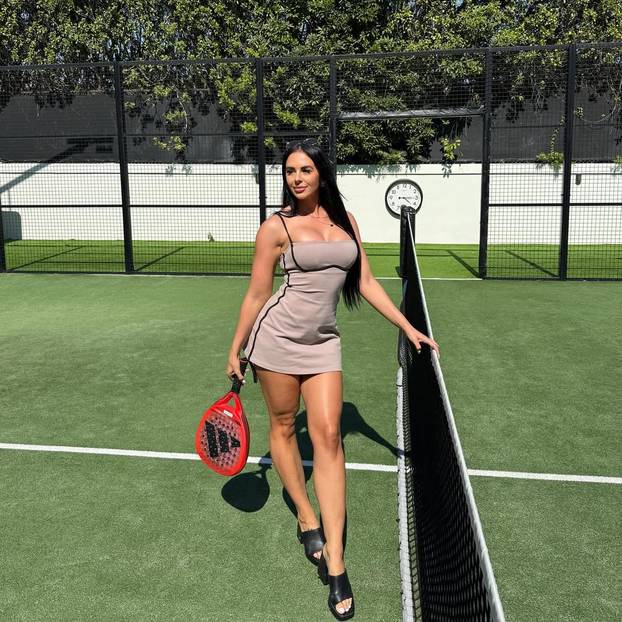 Najzgodnija čuvarica u zatvoru: 'Žene zatvorenika su me mrzile, a sada zarađujem dvostruko'