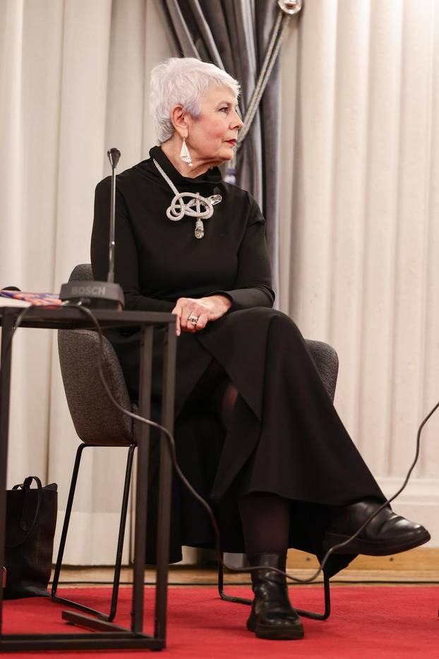 Zagreb: Promocija knjige Žene koje mašu rukama Jadranke Kosor