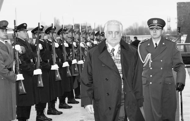 Zagreb: Tuđman, Granić i Šušak odlaze na potpisivanje Daytonskog sporazuma, 19.11.1995.