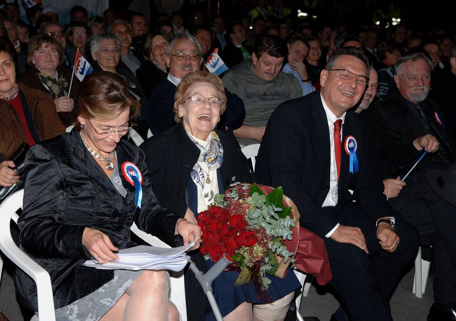 Svi su mislili da je Savka ona Ruža iz pjesme 'Prljavaca'...