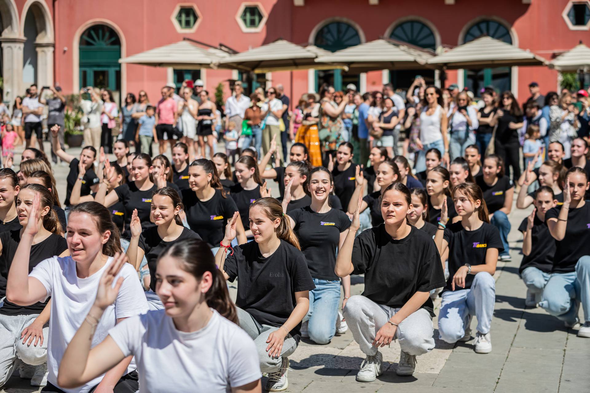 Split: Na Prokurativama se plesalo u Rim Tim Tagi Dim ritmu