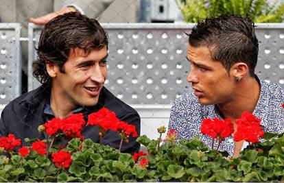 Raul: Igrao sam sa Zidaneom i oba Ronalda, ali Messi je vrh