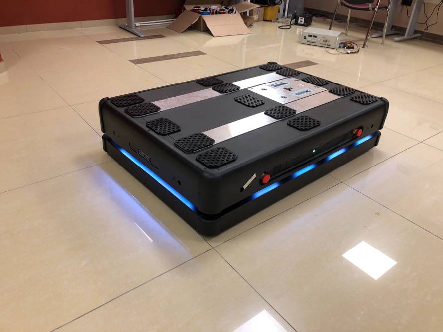 Napravili ga Hrvati: Robot se vozi sam i nosi 800 kg tereta