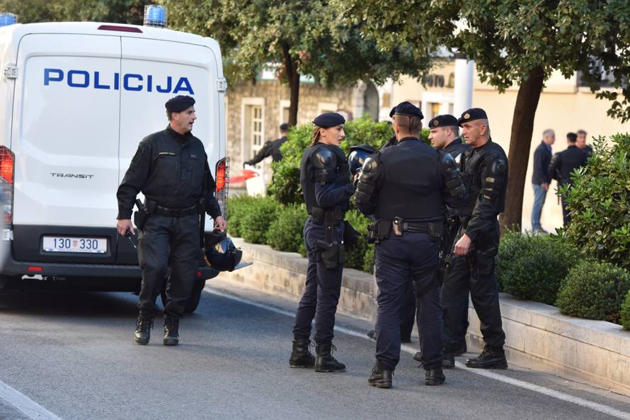 Tučnjava u Šibeniku: Torcida je napala Funcute, 76 privedenih