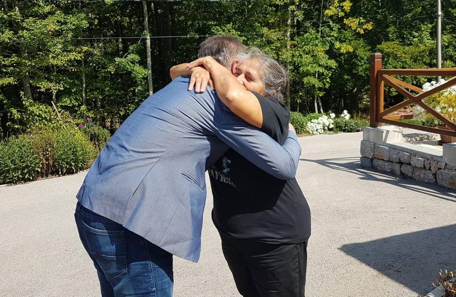 'Čujem da žele uništiti moga Dadu. E neće, dok sam ja živa'