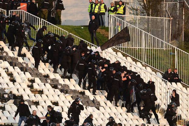 Beograd: Nakon sukoba policije i Grobara prekinut susret Čukaričkog i Partizana