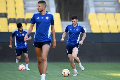 Atena: Nogometaši Dinama odradili su trening na OPAP Areni