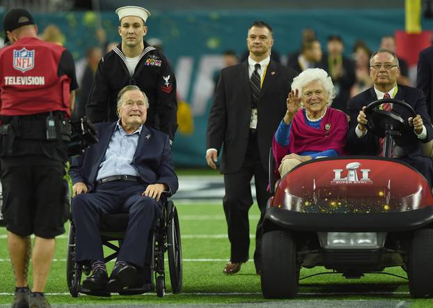 Super Bowl LI - George HW Bush And Wife Barbara