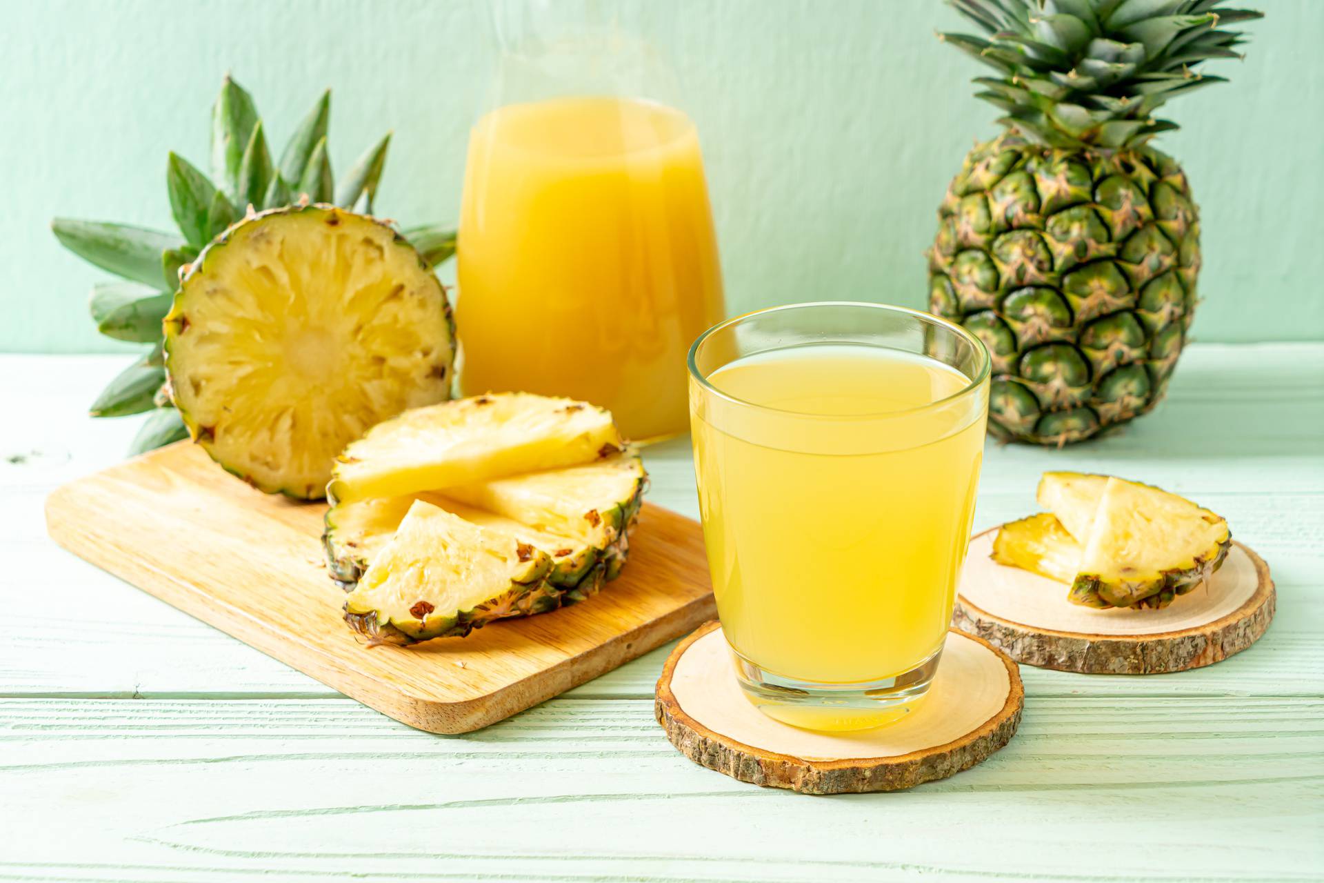 fresh pineapple juice