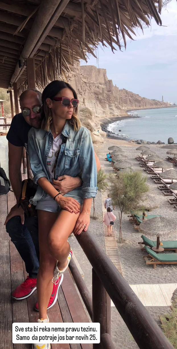 FOTO Viktorija i Dino Rađa imali srebrni pir: 'Još bar novih 25..'
