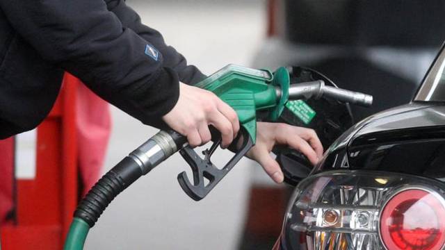 Isplati li se platiti više za premium goriva?
