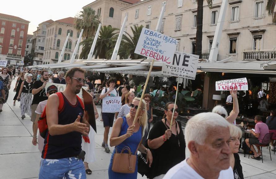 Split: Prosvjed protiv broda Moby Drea