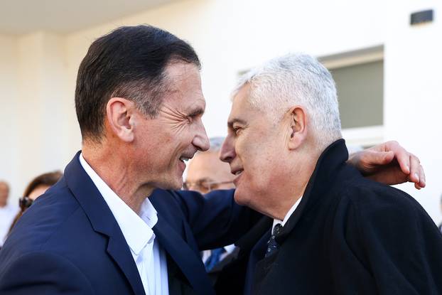 Predsjednički kandidat Dragan Primorac prisustvovao je ceremoniji otvaranja doma kulture u Blatnici