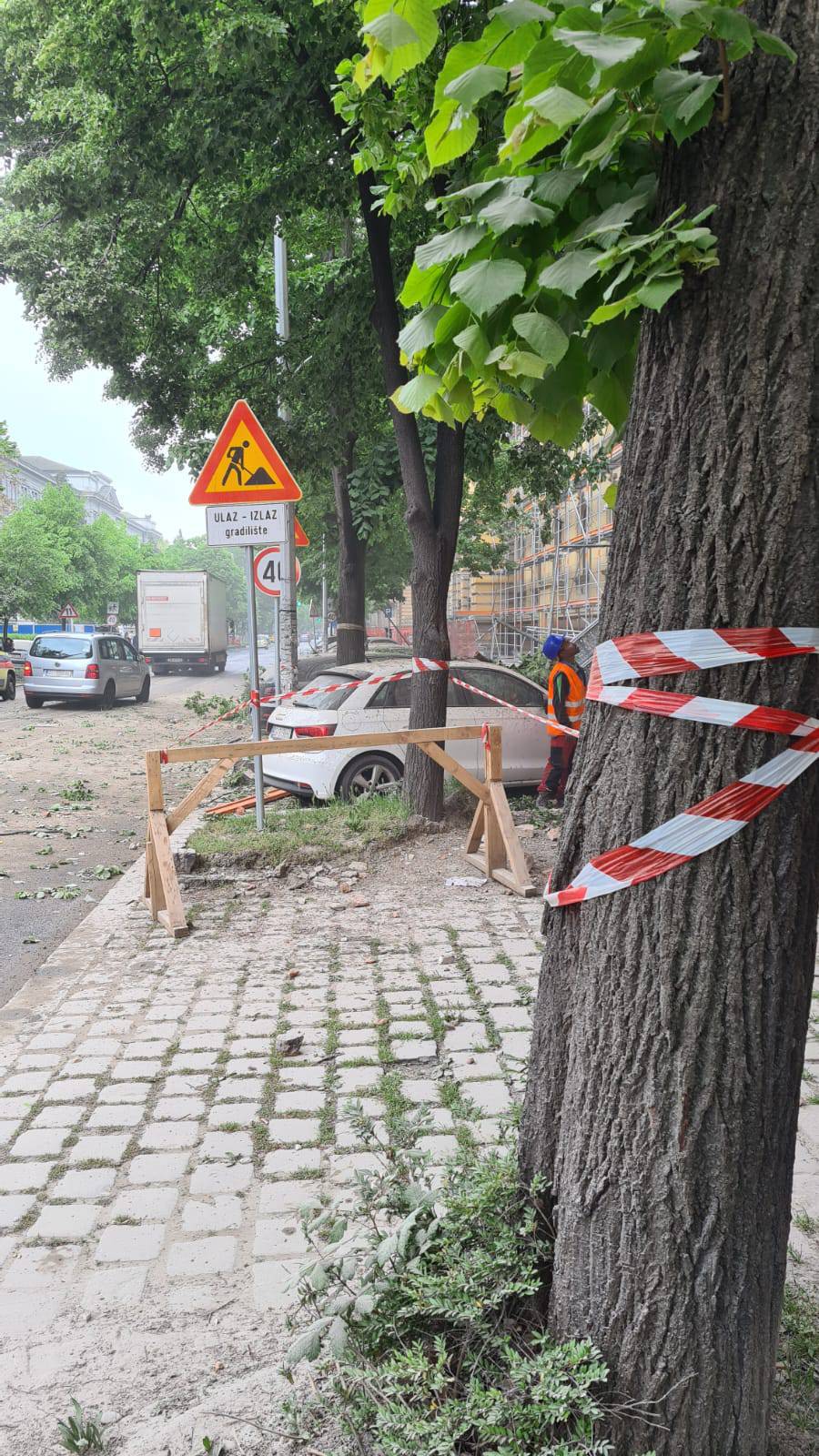 VIDEO Drama u Zagrebu! Urušio se dio zgrade. 'Radnici su trčali, porazbijalo je parkirane aute'